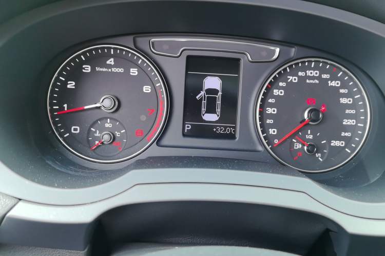 Used Audi Q3 2018 30th Anniversary Edition 30 TFSI Fashion Model Instrument Cluster