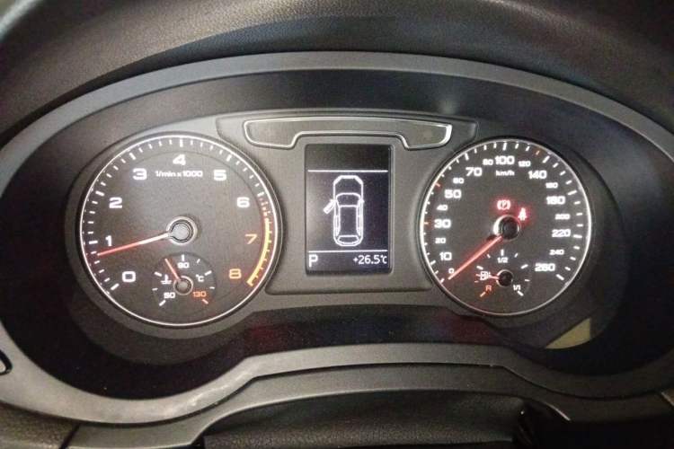 Used Audi Q3 2018 30th Anniversary Edition 35 TFSI quattro all-wheel-drive sport model Instrument Cluster