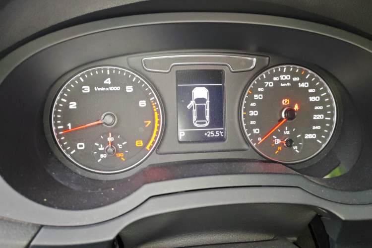 Used Audi Q3 2018 30 TFSI Fashion Edition Collector's Version Instrument Cluster