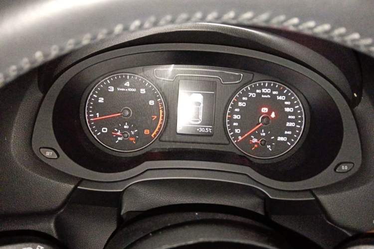 Used Audi Q3 2018 30th Anniversary Edition 30 TFSI Fashion Model Instrument Cluster