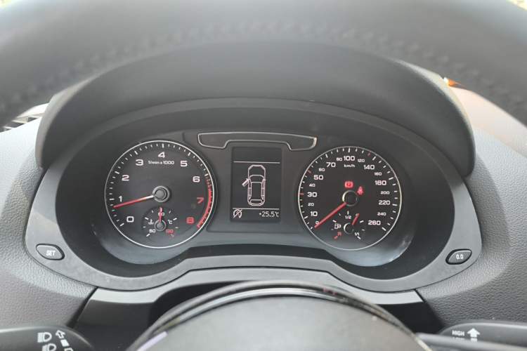 Used Audi Q3 2018 30th Anniversary Edition 30 TFSI Fashion Model Instrument Cluster
