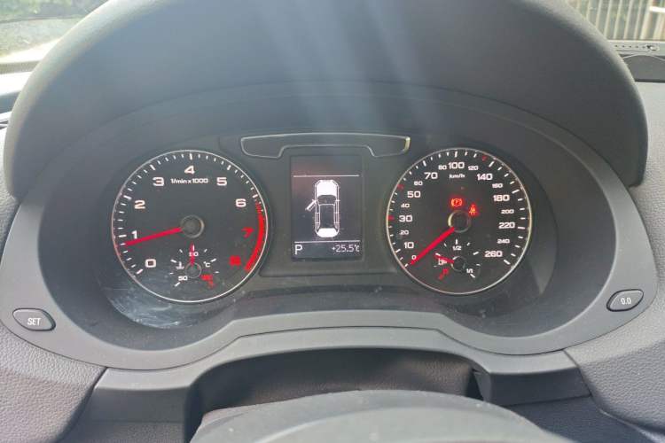 Used Audi Q3 2018 30th Anniversary Edition 35 TFSI quattro all-wheel-drive sport model Instrument Cluster