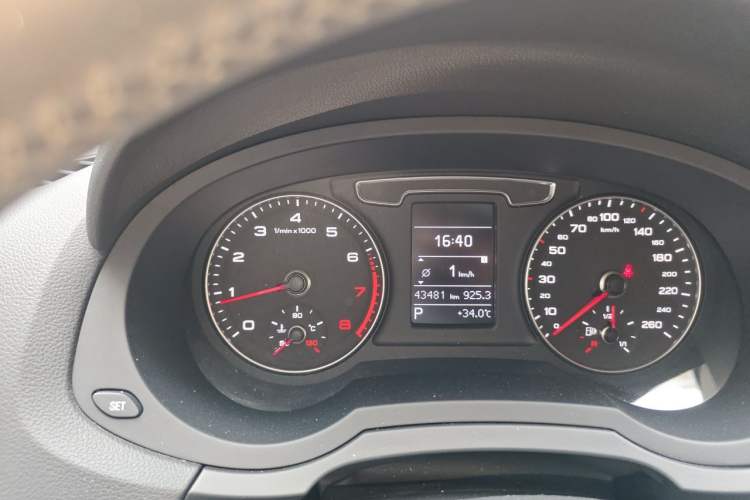 Used Audi Q3 2018 30th Anniversary Edition 30 TFSI Fashion Model Instrument Cluster