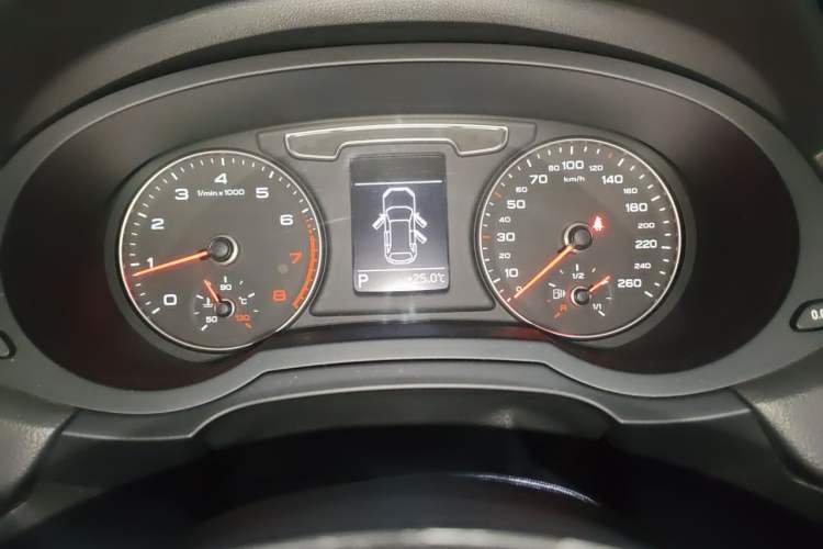Used Audi Q3 2018 30th Anniversary Edition 30 TFSI Fashion Model Instrument Cluster