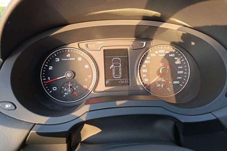 Used Audi Q3 2018 30th Anniversary Edition 30 TFSI Fashion Model Instrument Cluster