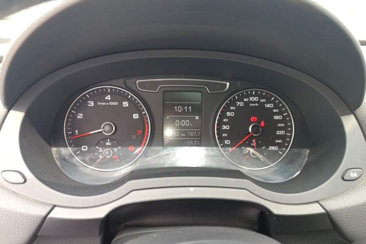 Used Audi Q3 2018 30th Anniversary Edition 30 TFSI Fashion Model Instrument Cluster