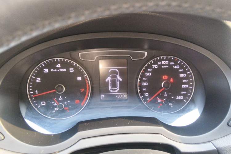 Used Audi Q3 2018 30th Anniversary Edition 40 TFSI quattro all-wheel-drive sport model Instrument Cluster