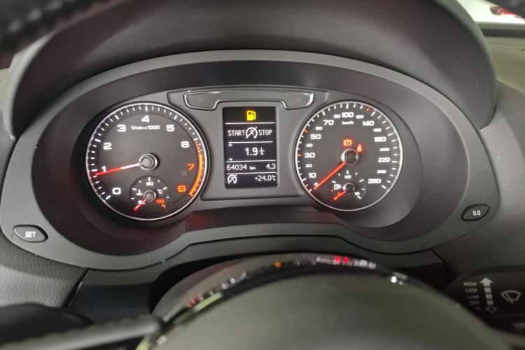 Used Audi Q3 2018 30th Anniversary Edition 35 TFSI quattro all-wheel-drive sport model Instrument Cluster