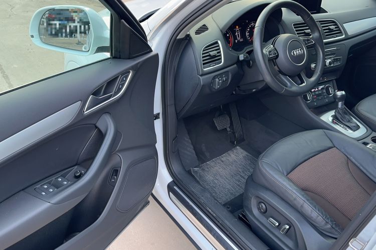 Used Audi Q3 2018 30th Anniversary Edition 30 TFSI Fashion Model Interior 1