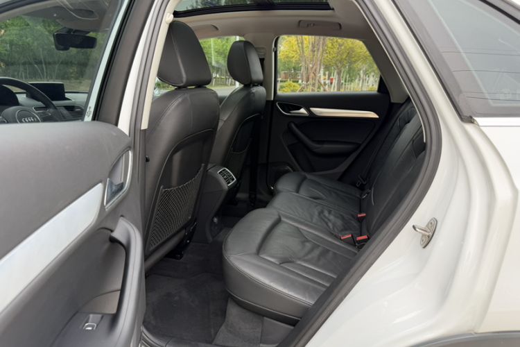 Used Audi Q3 2018 30th Anniversary Edition 30 TFSI Style Model Interior 1