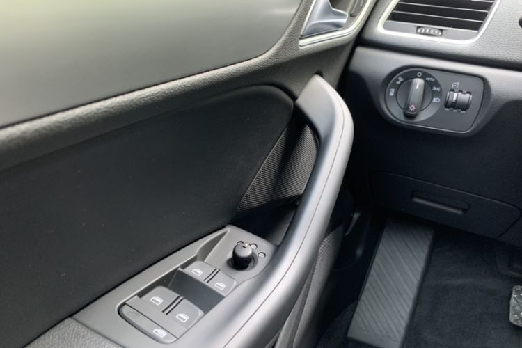 Used Audi Q3 2018 30 TFSI Fashion Edition Collector's Version Interior 10