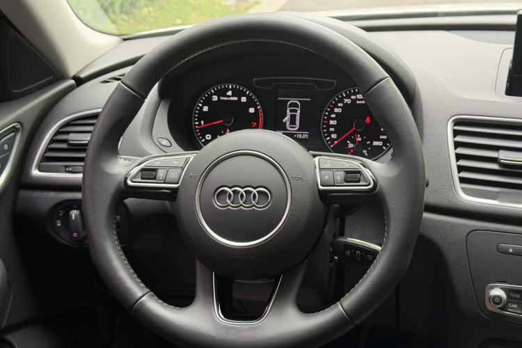 Used Audi Q3 2018 30 TFSI Fashion Edition Collector's Version Interior 2