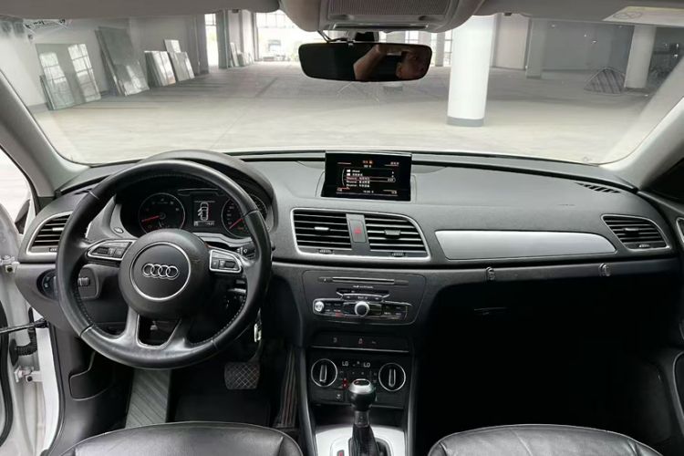 Used Audi Q3 2018 35 TFSI Fashion Edition Collector's Model Interior 2