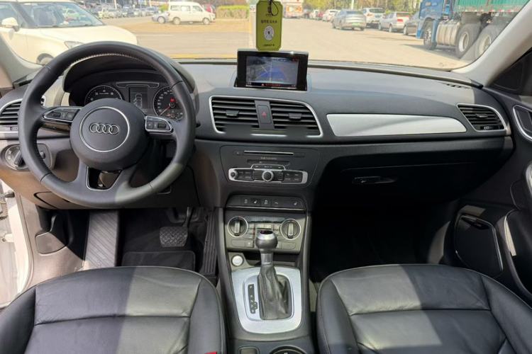 Used Audi Q3 2018 30th Anniversary Edition 30 TFSI Style Model Interior 3