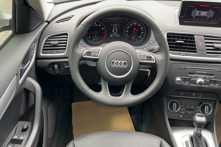 Used Audi Q3 2018 30th Anniversary Edition 30 TFSI Fashion Model Interior 3