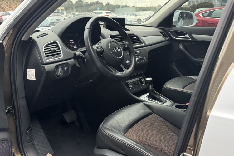 Used Audi Q3 2018 30th Anniversary Edition 30 TFSI Fashion Model Interior 3