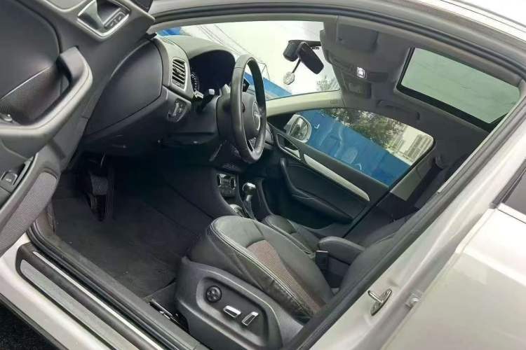 Used Audi Q3 2018 35 TFSI Fashion Edition Collector's Model Interior 3