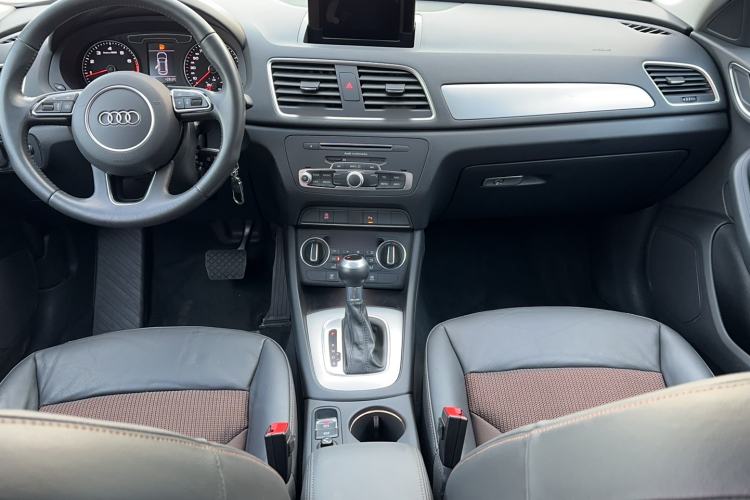 Used Audi Q3 2018 30th Anniversary Edition 30 TFSI Fashion Model Interior 3