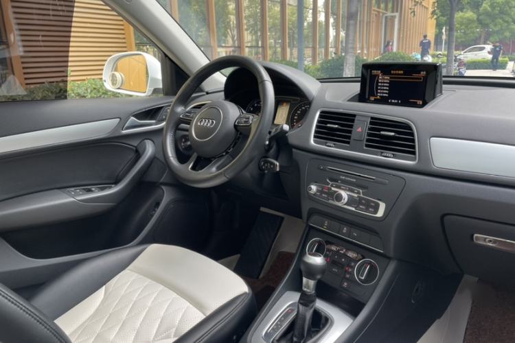Used Audi Q3 2018 30th Anniversary Edition 30 TFSI Fashion Model Interior 3