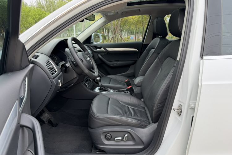 Used Audi Q3 2018 30th Anniversary Edition 30 TFSI Style Model Interior 3