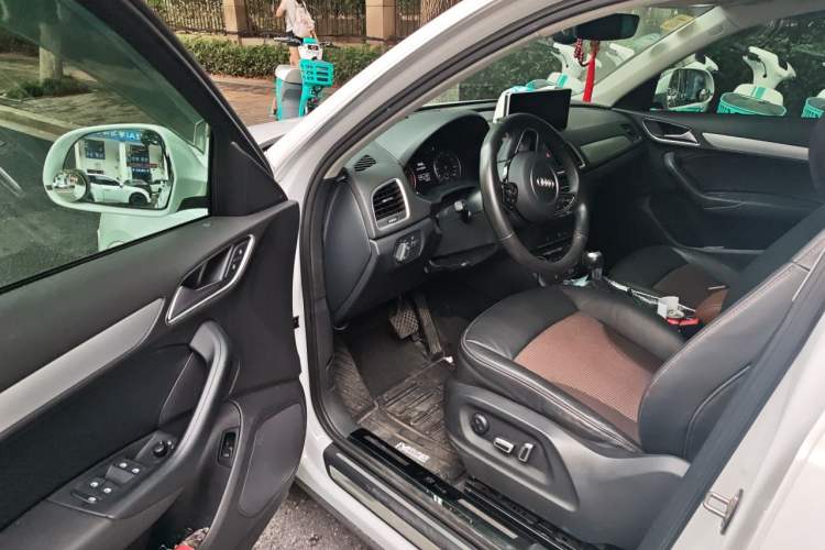 Used Audi Q3 2018 30th Anniversary Edition 30 TFSI Fashion Model Interior 3