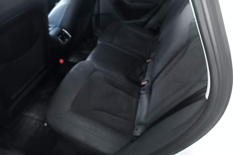 Used Audi Q3 2018 30th Anniversary Edition 40 TFSI quattro all-wheel-drive sport model Interior 4