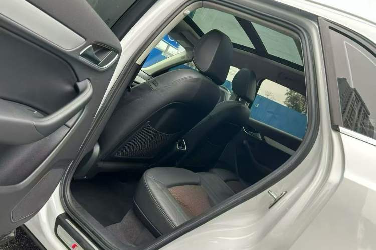 Used Audi Q3 2018 35 TFSI Fashion Edition Collector's Model Interior 4