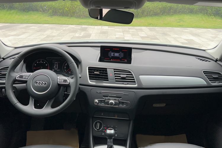 Used Audi Q3 2018 30th Anniversary Edition 30 TFSI Fashion Model Interior 5