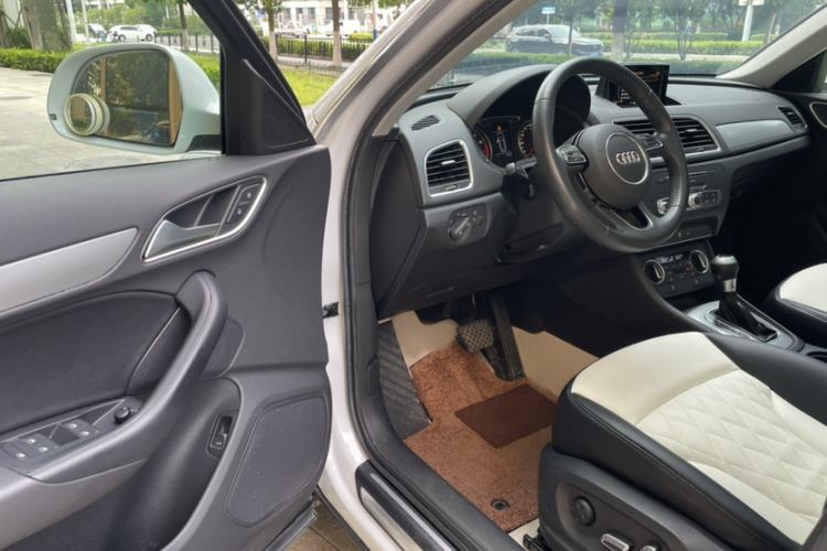 Used Audi Q3 2018 30th Anniversary Edition 30 TFSI Fashion Model Interior 5