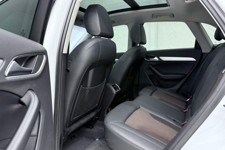 Used Audi Q3 2018 30th Anniversary Edition 30 TFSI Fashion Model Interior 6