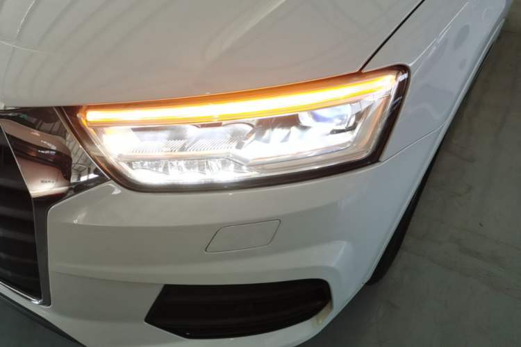 Used Audi Q3 2018 30th Anniversary Edition 30 TFSI Fashion Model Left Front Headlight