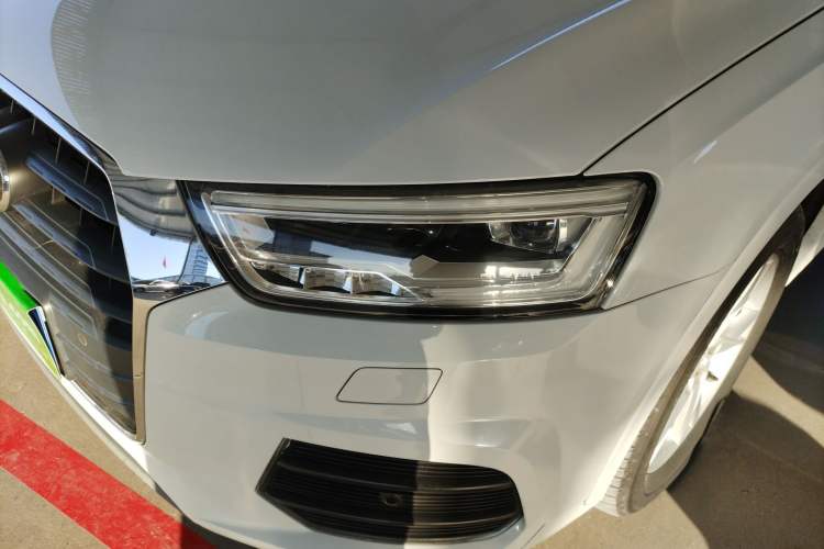 Used Audi Q3 2018 30th Anniversary Edition 30 TFSI Fashion Model Left Front Headlight
