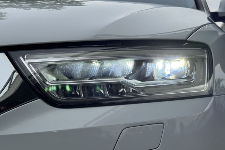 Used Audi Q3 2018 30th Anniversary Edition 30 TFSI Fashion Model Left Front Headlight