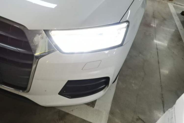 Used Audi Q3 2018 30th Anniversary Edition 30 TFSI Fashion Model Left Front Headlight