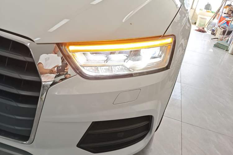 Used Audi Q3 2018 30th Anniversary Edition 30 TFSI Style Model Left Front Headlight