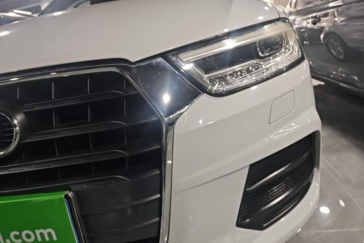 Used Audi Q3 2018 30th Anniversary Edition 30 TFSI Fashion Model Left Front Headlight