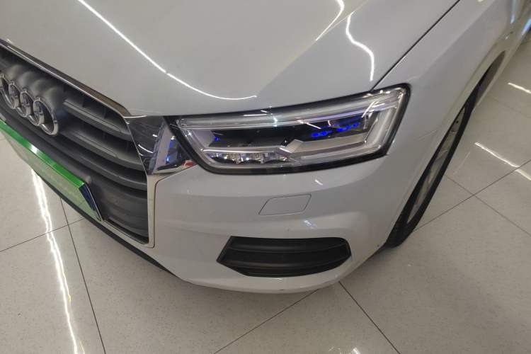 Used Audi Q3 2018 30th Anniversary Edition 30 TFSI Fashion Model Left Front Headlight