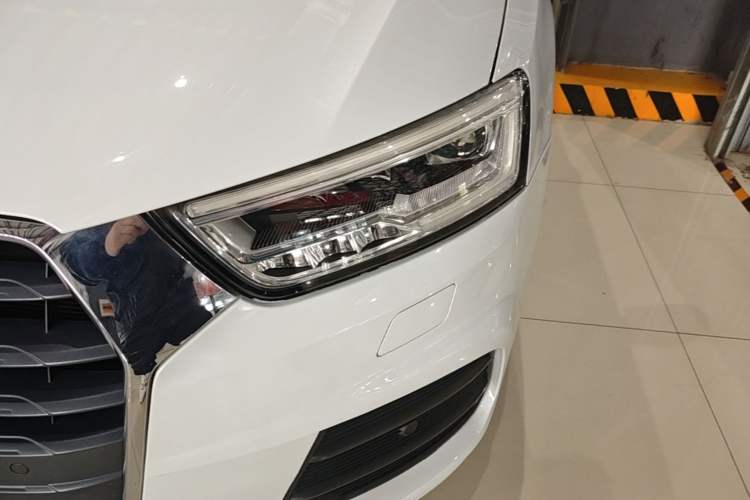 Used Audi Q3 2018 30th Anniversary Edition 30 TFSI Fashion Model Left Front Headlight