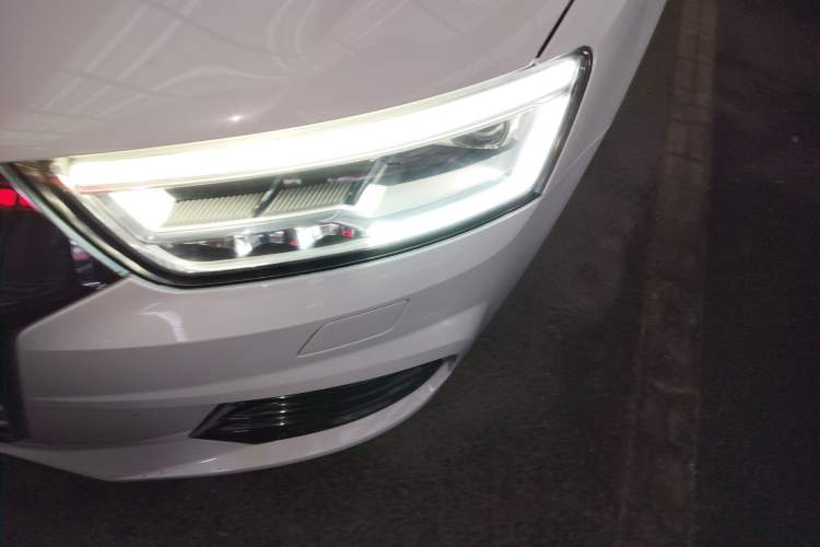Used Audi Q3 2018 30th Anniversary Edition 35 TFSI Fashion Model Left Front Headlight