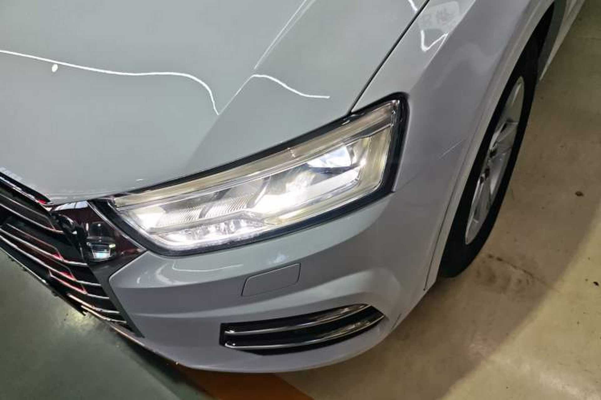 Used Audi Q3 2018 30th Anniversary Edition 35 TFSI Fashion Model Left Front Headlight