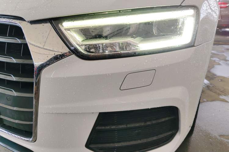Used Audi Q3 2018 30th Anniversary Edition 30 TFSI Fashion Model Left Front Headlight