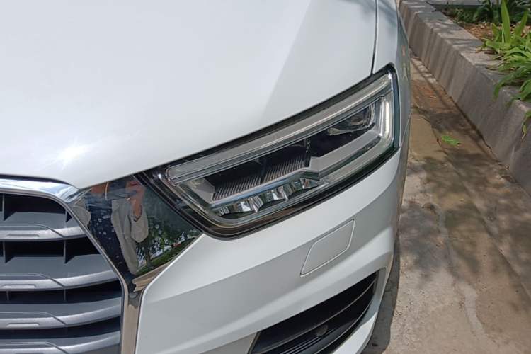 Used Audi Q3 2018 30th Anniversary Edition 30 TFSI Fashion Model Left Front Headlight
