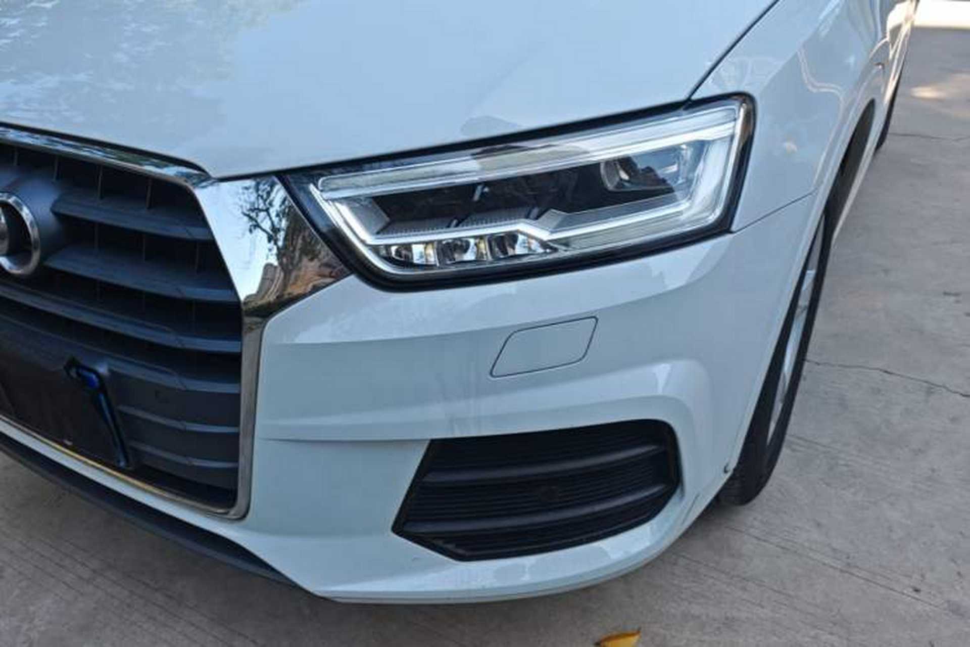 Used Audi Q3 2018 30th Anniversary Edition 35 TFSI Fashion Model Left Front Headlight