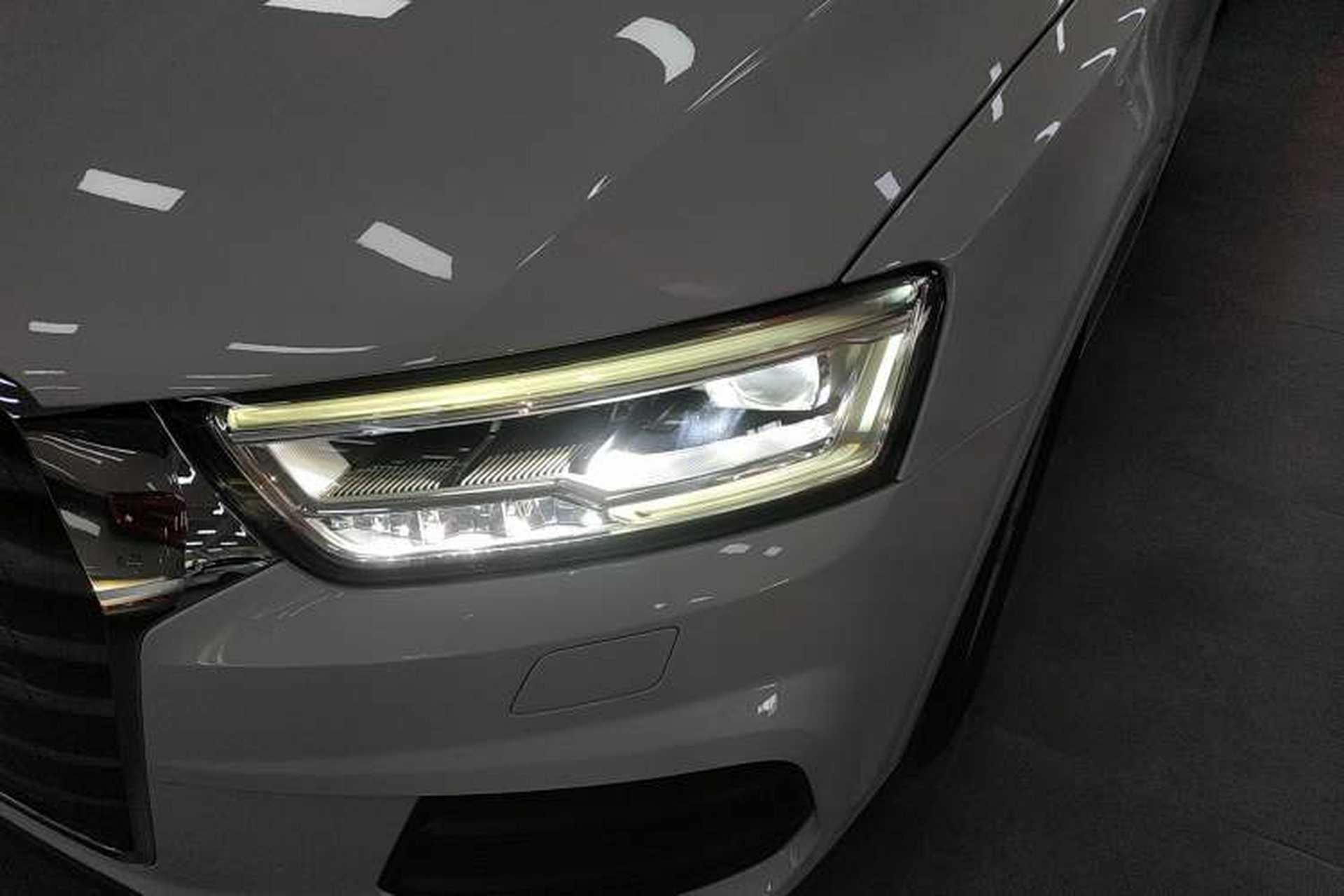 Used Audi Q3 2018 30th Anniversary Edition 30 TFSI Fashion Model Left Front Headlight