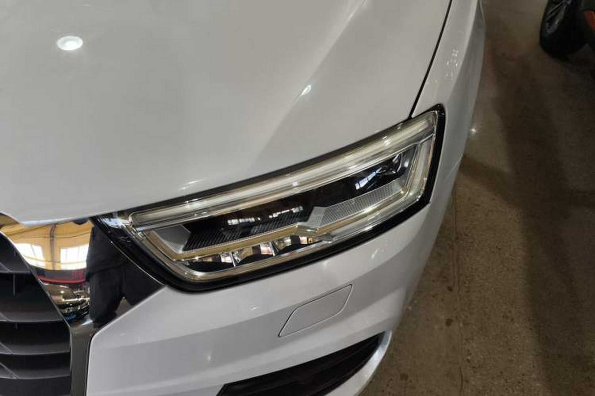 Used Audi Q3 2018 30th Anniversary Edition 30 TFSI Fashion Model Left Front Headlight