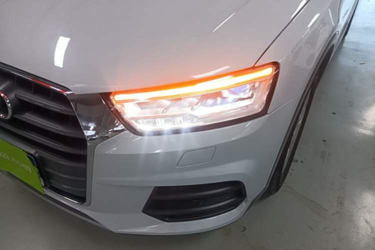 Used Audi Q3 2018 30th Anniversary Edition 30 TFSI Style Model Left Front Headlight