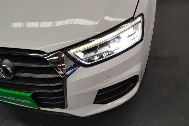 Used Audi Q3 2018 30th Anniversary Edition 30 TFSI Fashion Model Left Front Headlight