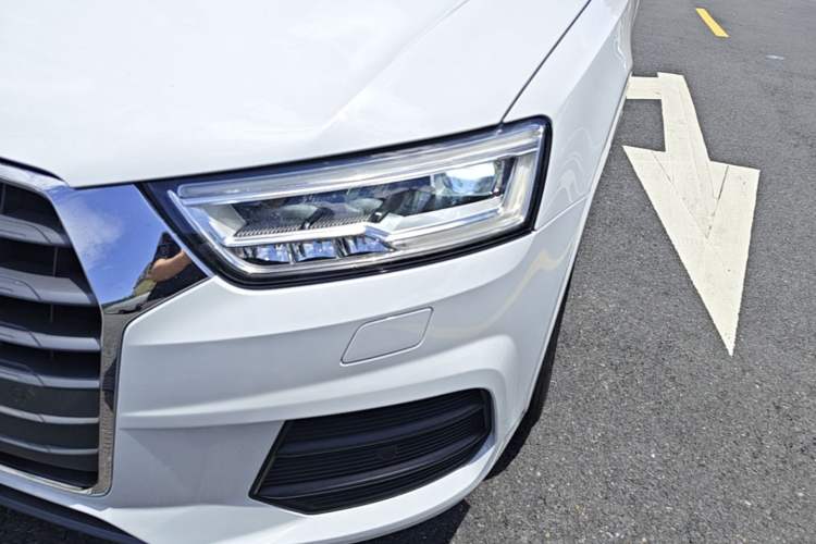 Used Audi Q3 2018 30th Anniversary Edition 30 TFSI Fashion Model Left Front Headlight