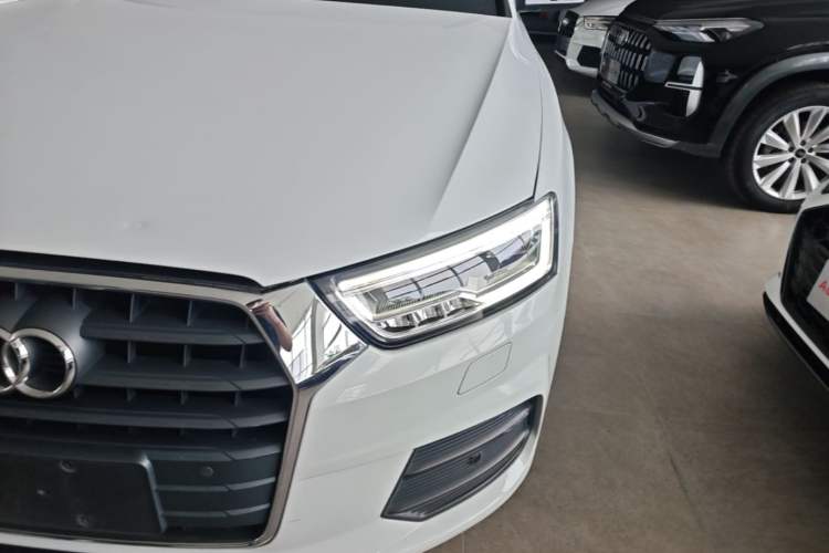 Used Audi Q3 2018 30th Anniversary Edition 30 TFSI Fashion Model Left Front Headlight