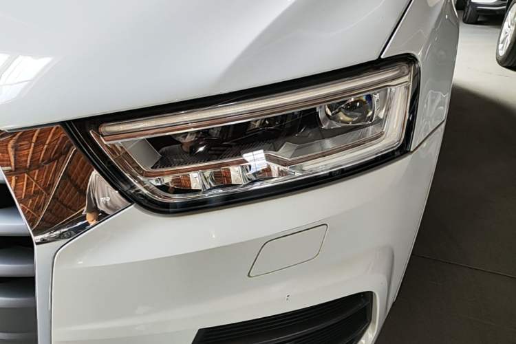 Used Audi Q3 2018 30th Anniversary Edition 35 TFSI Fashion Model Left Front Headlight
